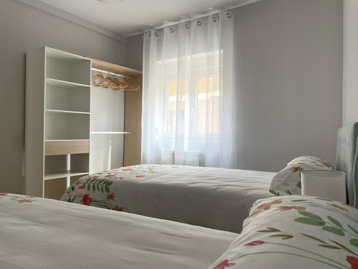 Vut Las Almenas Ávila Exteriér fotografie